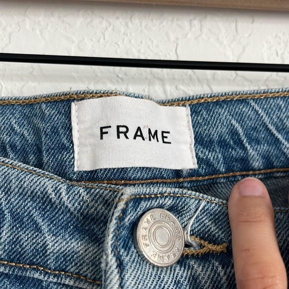 Frame Distressed Le High Straight Jeans - Picture 4 of 6